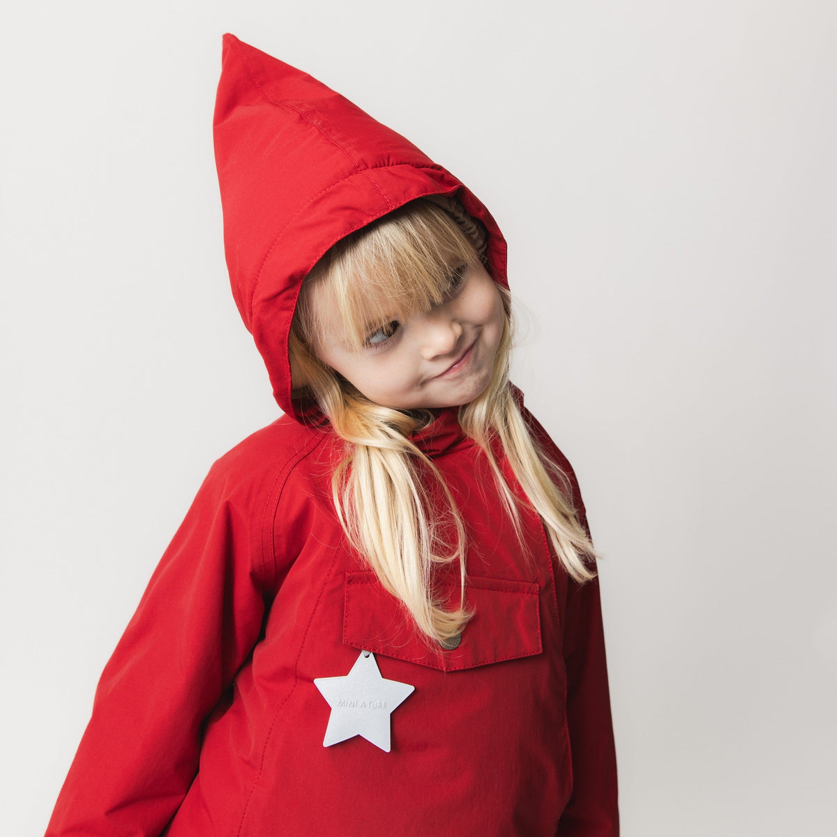 MINI A TURE MATWANG fleece lined winter jacket - Chili Pepper hood lifestyle
